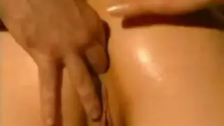 مشهد صريح مع كارينا كابور ذات الصدر الكبير