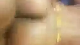 أظافر طويلة ودفعات عميقة: جلسة ألي نيكول الجنسية الخشنة