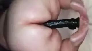 قضيب جائع يضرب مهبل ضيق مبلل ببظر منتفخ