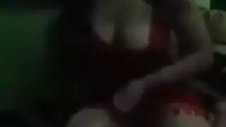 فضيحة للكبار: عاهرة مغربية تريد قضيباً عملاقاً فقط