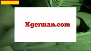 بورن عائلي خاص: ألماني ينيك قريبته