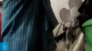 تسريب شريط جنسي من الموبايل: زوج عربي وزوجته في جلسة جامحة