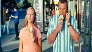 مشهد زوجي صريح: زوجة جميلة تجهز قضيب زوجها