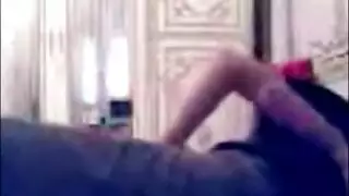 طالب متحشرج يضرب كس زميلته العربية المبلل بقوة