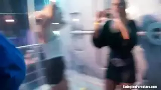 حفلة إباحية مع فتيات يتصرفن كعاهرات كاملات