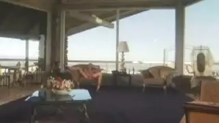 جوليا لوكس تأخذ قضيبين في فتحتيها الضيقتين