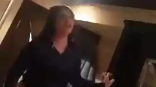 مشهد عراقي إكس إكس إكس: شقراء شاحبة تتعرض لتأديب شرجي قاسي