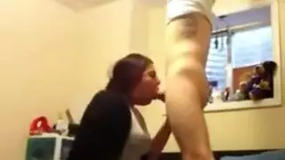 مص قاسي: نيك ذلك الحلق من أجل الراحة