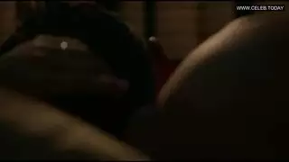 ينيك جانب زوجها
