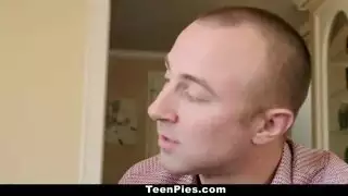 فرج نائبة الرئيس المنقوع بعد جلسة تقبيل