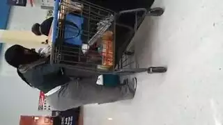 فتاة بريطانية ساخنة تأخذ قضيبًا كبيرًا في شريط جنسي صريح