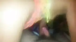 شباب صغار يمارسون الجنس مع فتيات ذوات مؤخرات كبيرة في مشهد إباحي