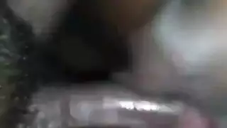 عاهرة الرسوم تركب قضيبًا صلبًا قبل الاختراق الشرجي