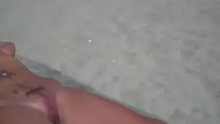 نائب الرئيس تعري قريب