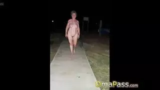 هواة حقيقيون بدقة عالية: يتناوبن على قضيب سميك وعروق بارزة