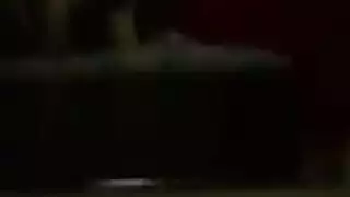 مهبل ضيق يلتقي بسدادة شرجية في إثارة اختراق مزدوج لهواة