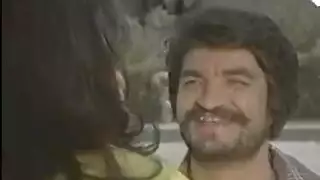 ٩ أفلام تركية رجعية صريحة: زوجين رومانسيين يمارسان الجنس بخشونة