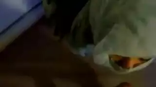 جنس قوي مع تغطية الوجه: مص عميق ينتهي بقذف