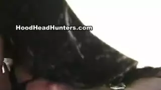 تحدي مص عميق: أخذ قضيب عملاق حتى نقطة التقيؤ