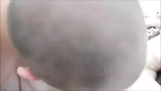 جنس أخوي متسلل ينيكها بعمق وهي نائمة