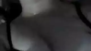 إكس إكس إكس كرتون: حمراء تعطي مصًا بصوت عالي