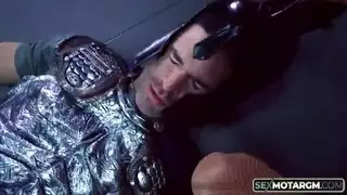 فيلم بورنو كامل: عودة وندر وومن مليئة بالسائل المنوي