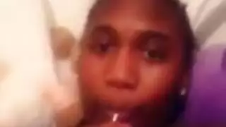 مهبل الفتاة الكورية يمسك بقضيب سمين في فيديو إباحي صريح