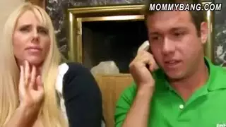 سمر تمص وتضاجع قضيب مهند العربي الكبير