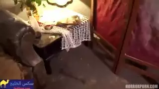 لقاء جنسي غريب: اختراق مهبلي عنيف مع أرواح