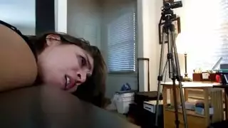 مشهد سافقي من المملكة المتحدة: ديلدو مزدوج وتدفق