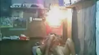 سكس عراقي من العصر الذهبي: عاهرة مزرعة تنك من شاب قاسي