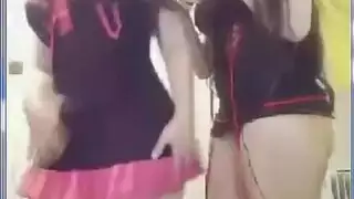 سحاقيات عربيات حارقات: لعق مؤخرة وألعاب قضيب اصطناعي