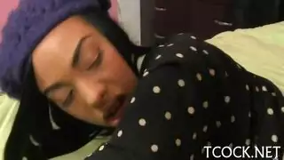 جنس شرجي متوحش: صراخ عالٍ في هذا المقطع الإباحي