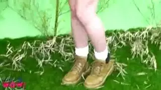 خلف الكواليس منتفخ حلمات متجرد