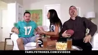 قتاة تناك من اخوها