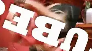 إباحية على المكتب مع معلمة فاتنة في فصل فارغ