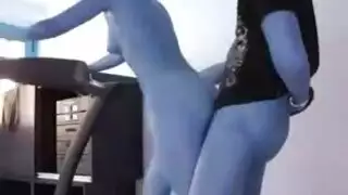 جمال كلاسيكي يستقبل قضيبًا كبيرًا في الحمام