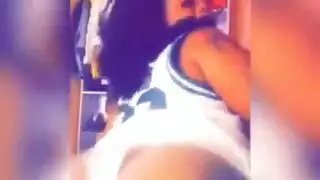 ليزا آن الأم المربوطة تتوسل لعملية جماعية وقذف على الوجه