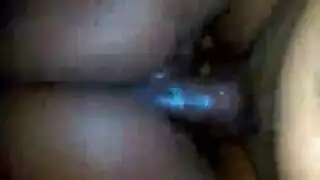 عري تام: جميلات داكنات في بورن