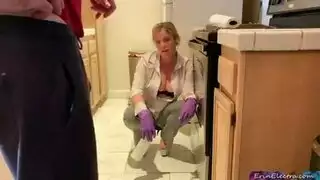 حادث المطبخ يتحول لاختراق مزدوج لزوجة الأب