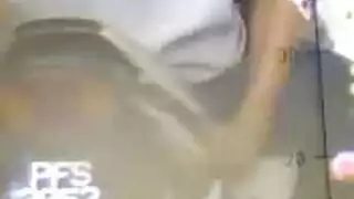 فتاة دراجة نارية تتعرض للضرب في العراء إكس إكس إكس