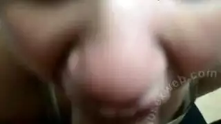 نجم بورن جزائري يبلع عضوًا سميكًا وخشنًا إكس إكس إكس