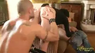 جمال محجوب يخوض تجربة جنسية قوية للحصول على عمل في باريس