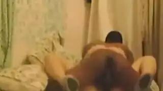 فتاة لبنانية ساخنة تتوسل لقضيب العامل الأسود