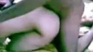 بورن شرجي مكثف يضم مراهقة أردنية