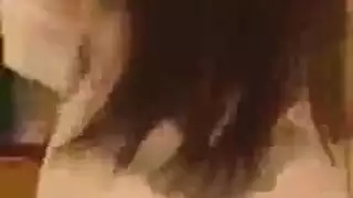 لعب شهواني سحاقي: تلميس ولعق مهبل مبلل في السرير