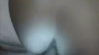 شقراء هاوية تداعب بظرها، ثم تحصل على ترقية ومهبل مليء بالسائل المنوي من عشيقتها
