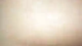 لمس التنورة
