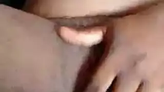 رجل مسن وسيم مقيد ويتم اختراقه من قبل امرأة مثيرة ذات خبرة