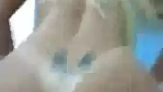 دمية صبي يقدم تجربة مص صريحة وكاملة